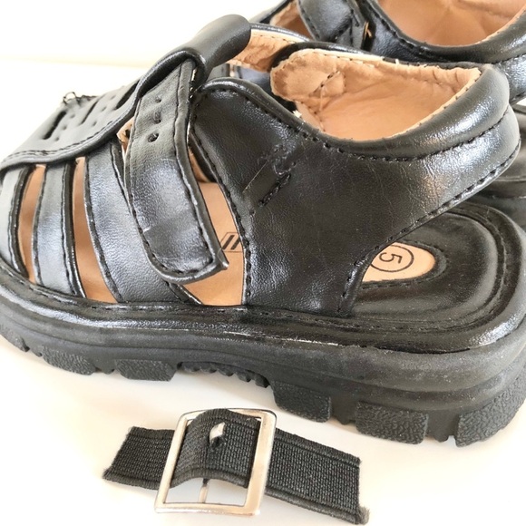 Venini Toddler Black Strap Sandals Boys Size 5 - Picture 5 of 12